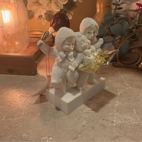 Department 56 Snowbabies 2001 “Sing A Song”. - Picture 2 of 10